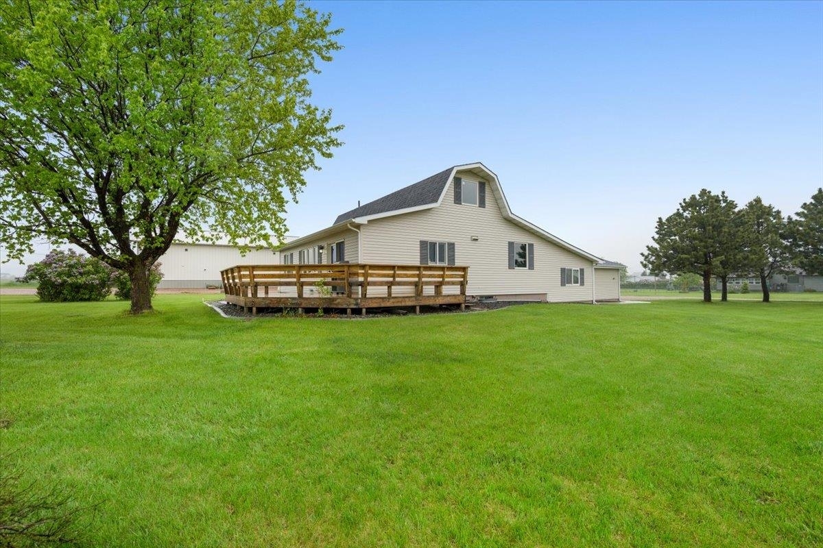 Property Photo: 821 N Rainbow Road SD 57783