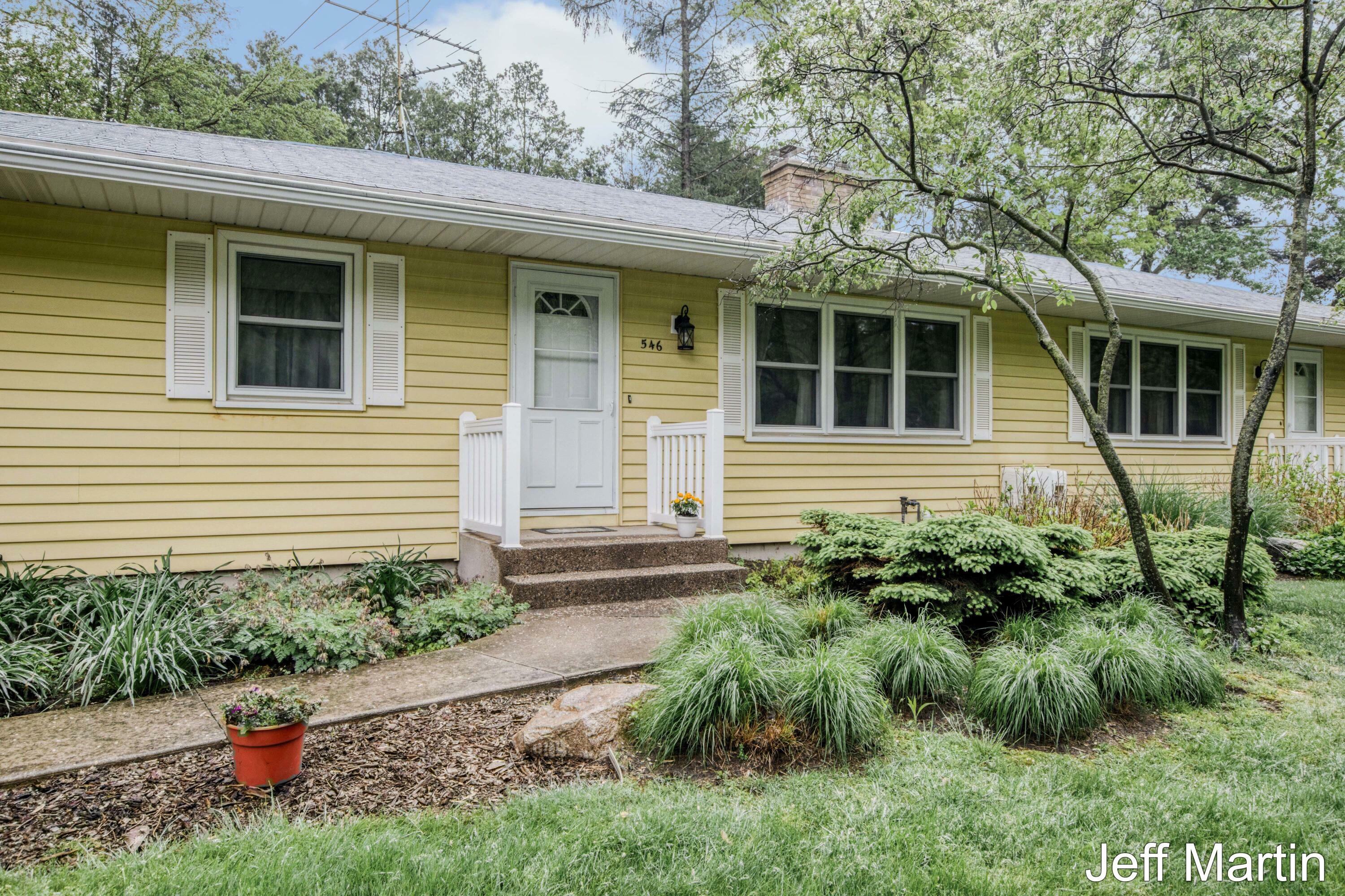 Property Photo:  546 Nordberg Avenue NW  MI 49504 