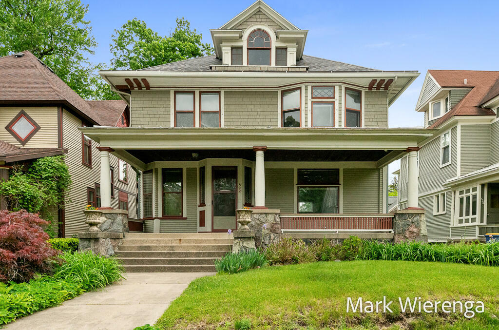 Property Photo:  522 Paris Avenue SE  MI 49503 