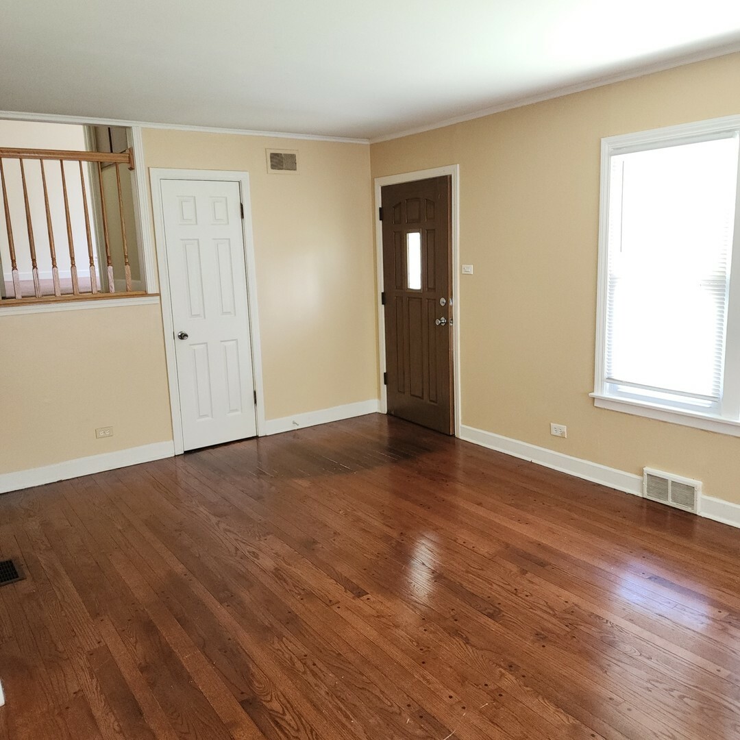 Property Photo: 9716 Warren Avenue IL 60453