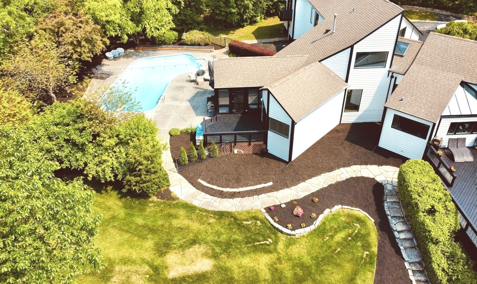 Property Photo: 112 Ravine Lane IL 60010