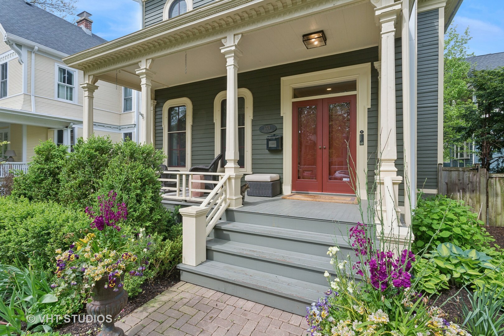 Property Photo: 1224 Hinman Avenue IL 60202