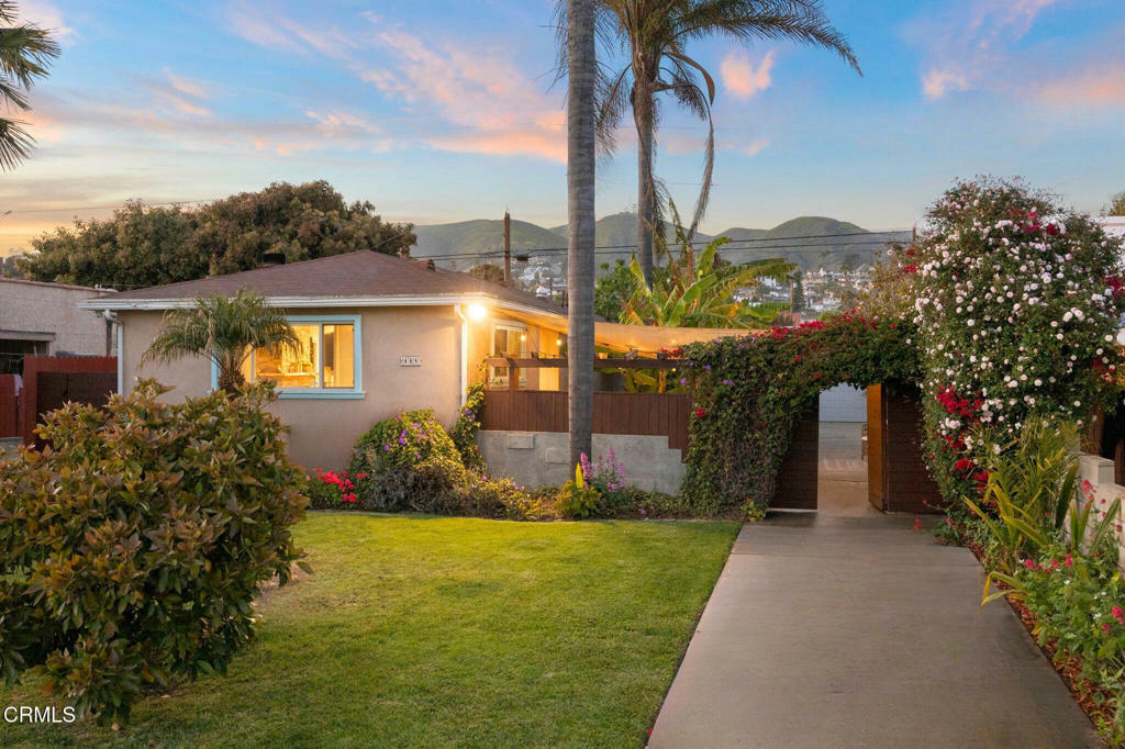 Property Photo:  1727 San Nicholas Street  CA 93001 