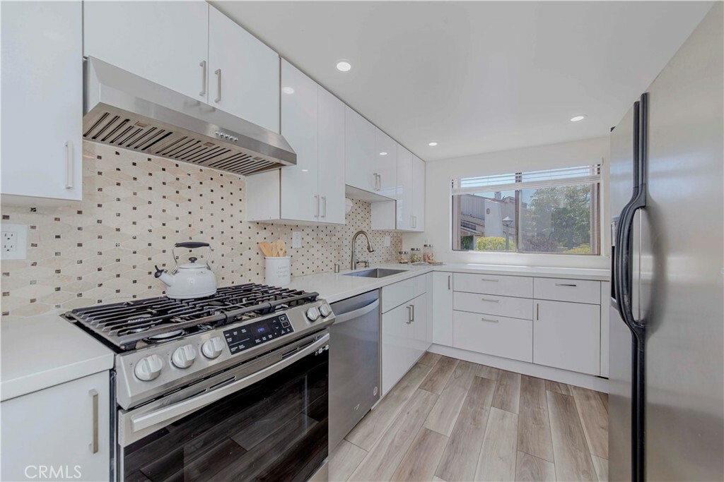 Property Photo:  28012 Ridgeforest Court  CA 90275 