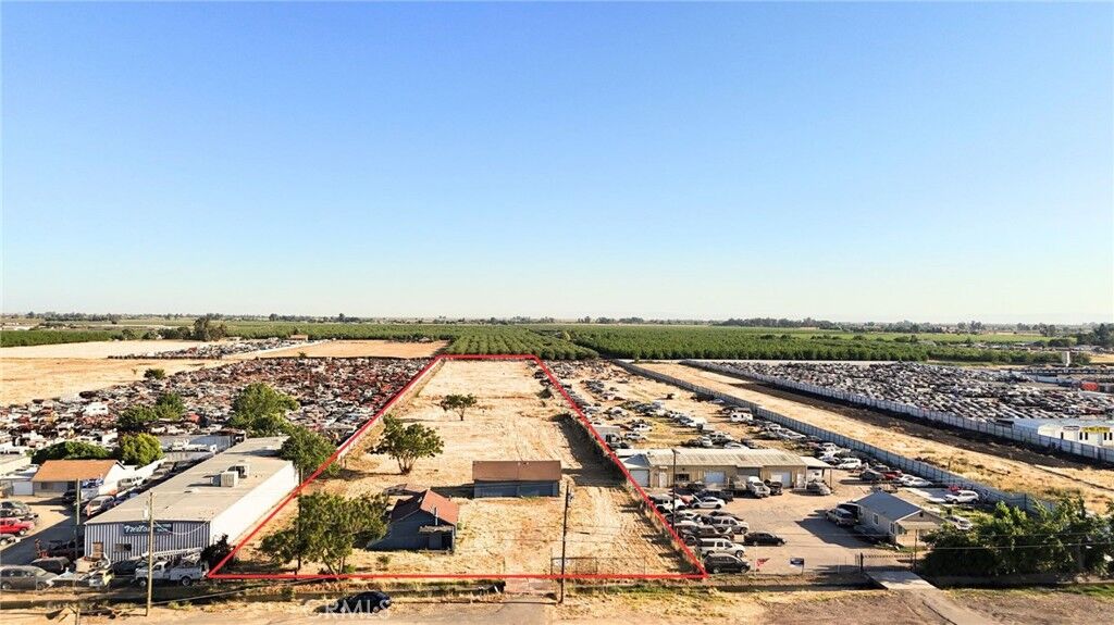 Property Photo:  1250 E Childs Avenue  CA 95341 