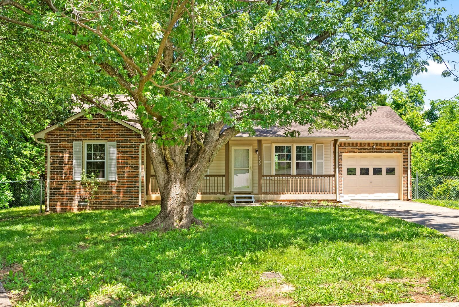 Property Photo: 105 Iris Ct TN 37042