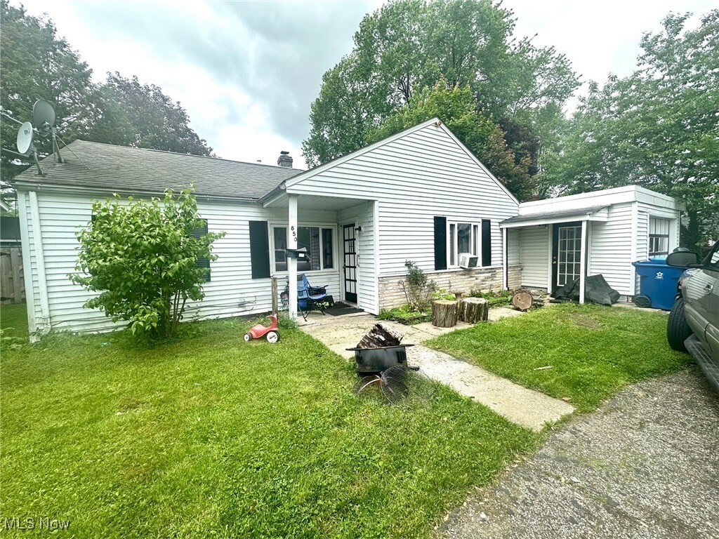 Property Photo:  850 Bank Street  OH 44077 