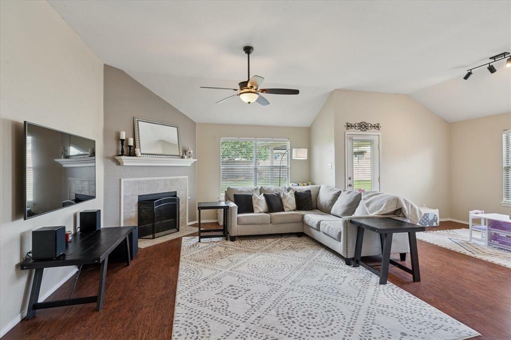 Property Photo:  14065 Tanglebrush Trail  TX 76052 