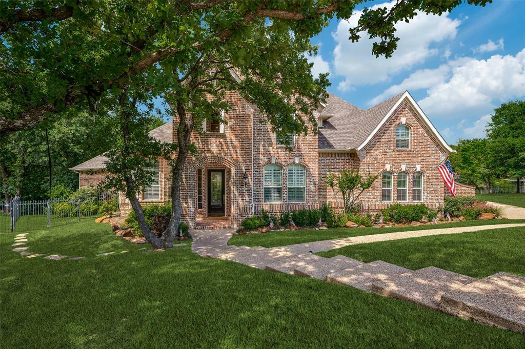Property Photo: 8744 Ramblewood Court TX 76248
