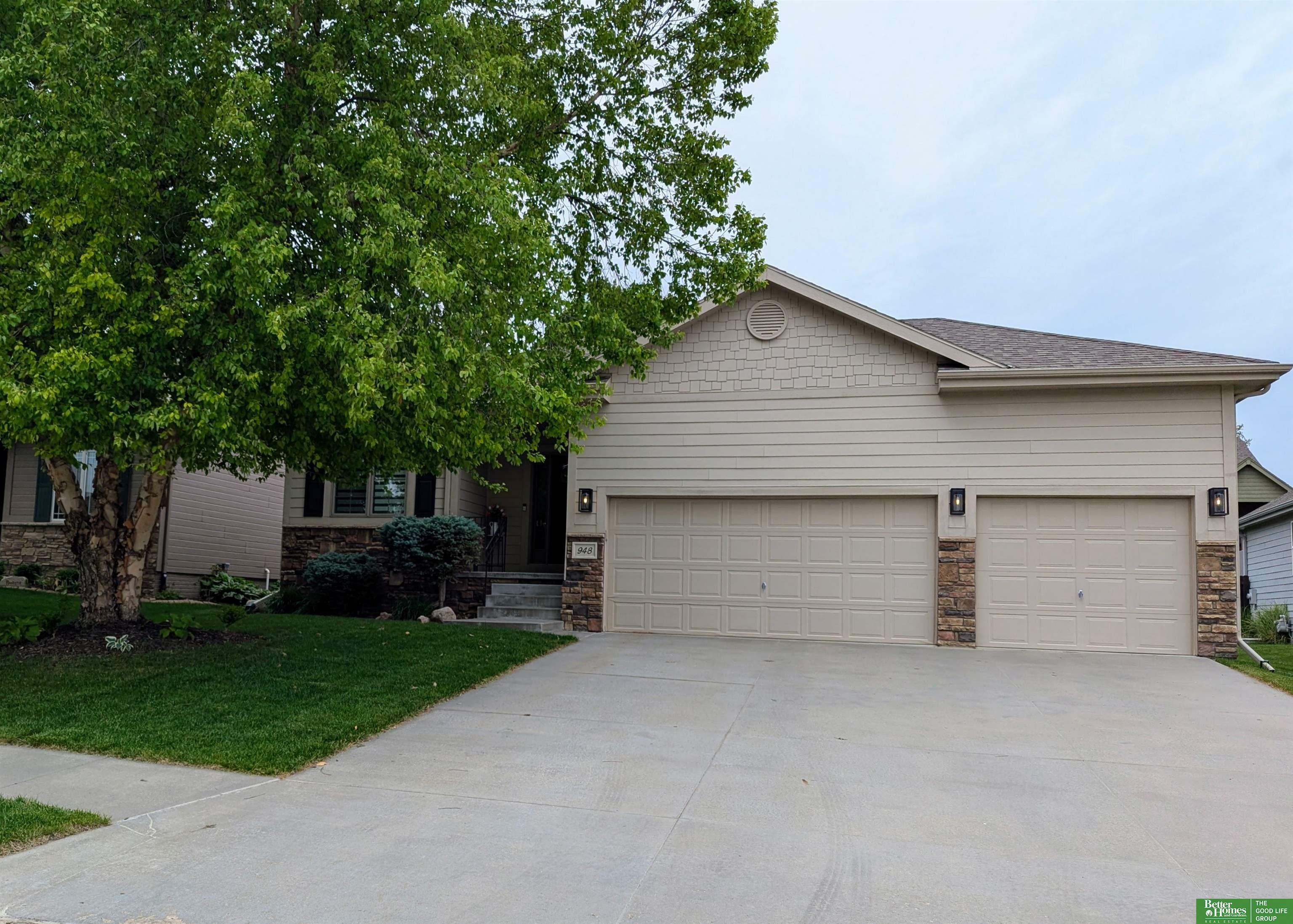 Property Photo: 948 S 183 Street NE 68022