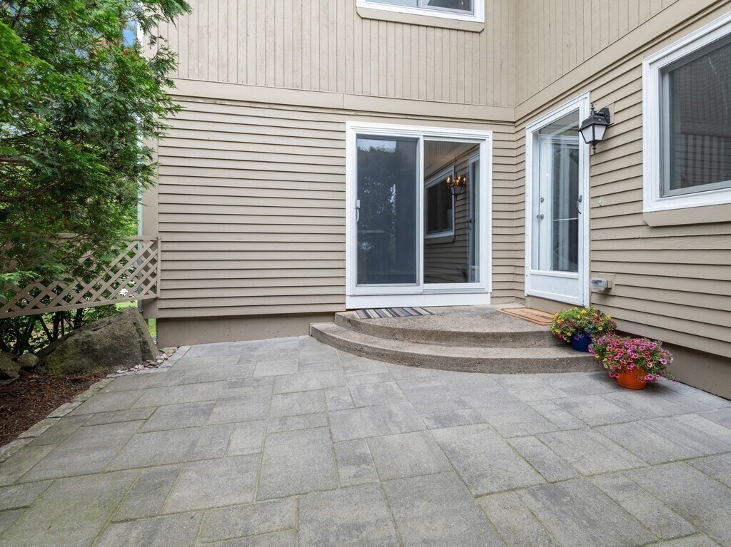 Property Photo: 3 Loyalist Dr 3 MA 01569