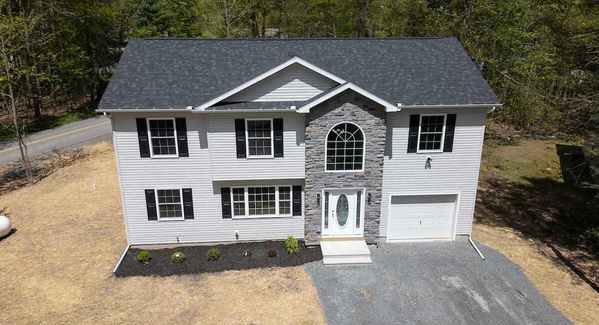 Property Photo: 9133 Belvedere Road PA 18466