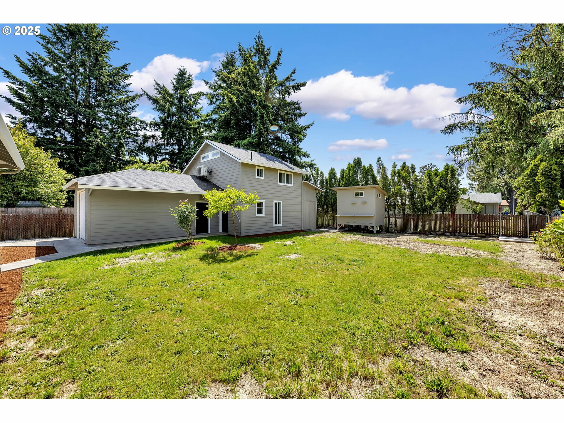 Property Photo: 910 SE 123rd Ave WA 98683