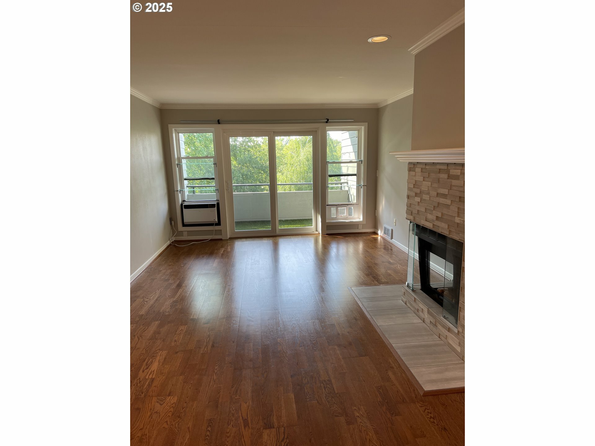 Property Photo:  4970 S Landing Dr 302  OR 97239 