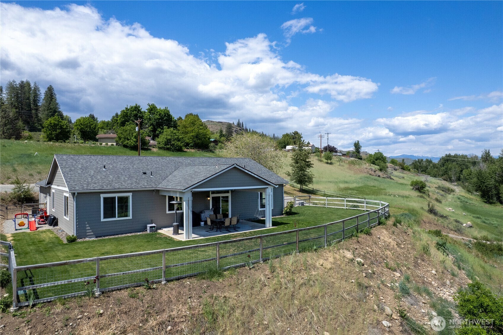 Property Photo: 3 Kingfisher Road WA 98856