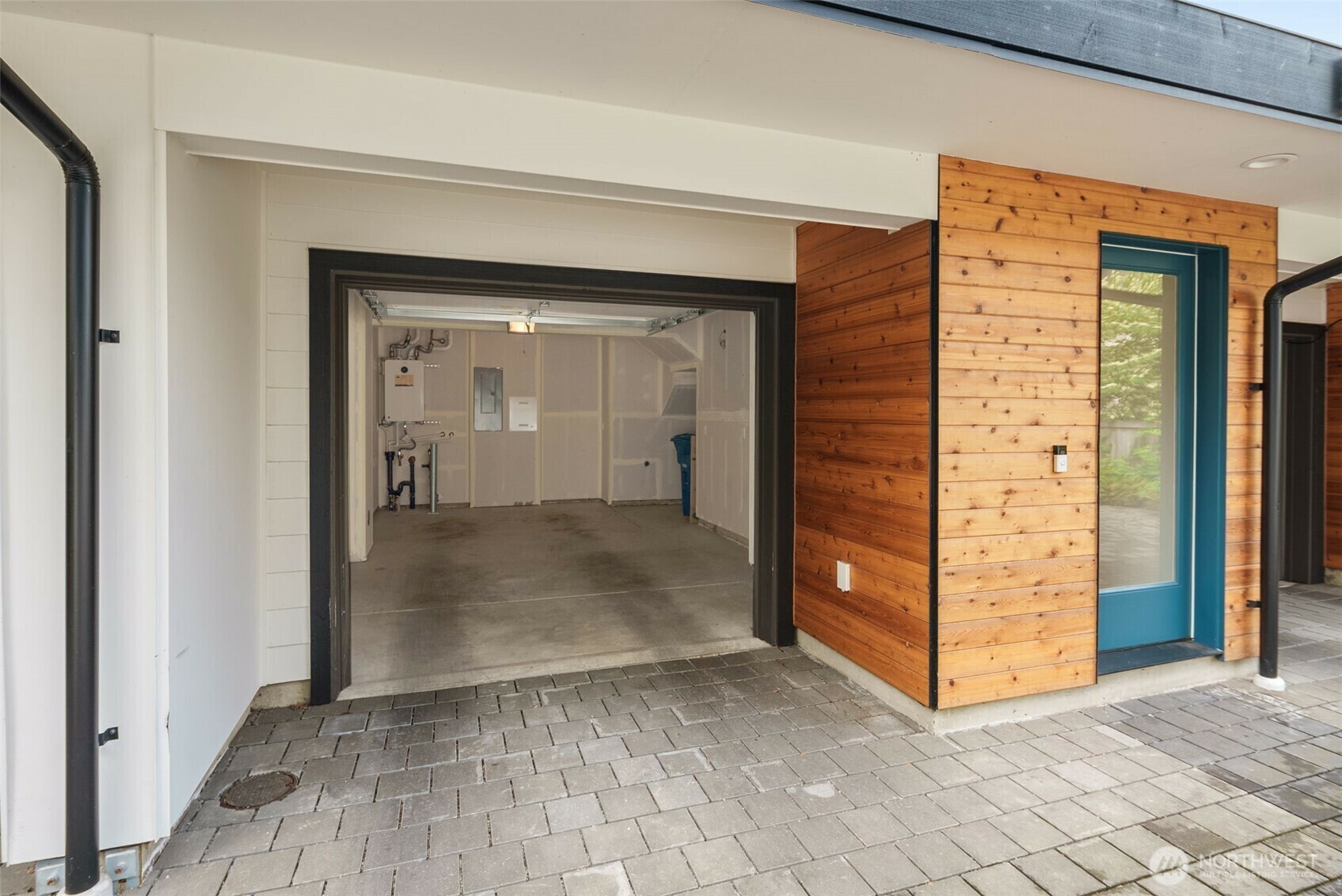 Property Photo: 3009 NE 130th Street B WA 98125