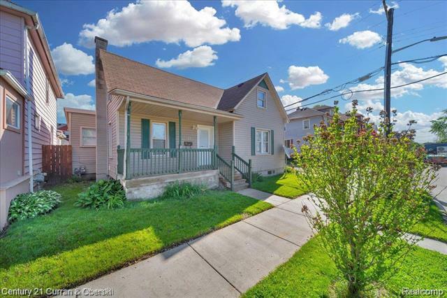 Property Photo: 59 E Pleasant Street MI 48218