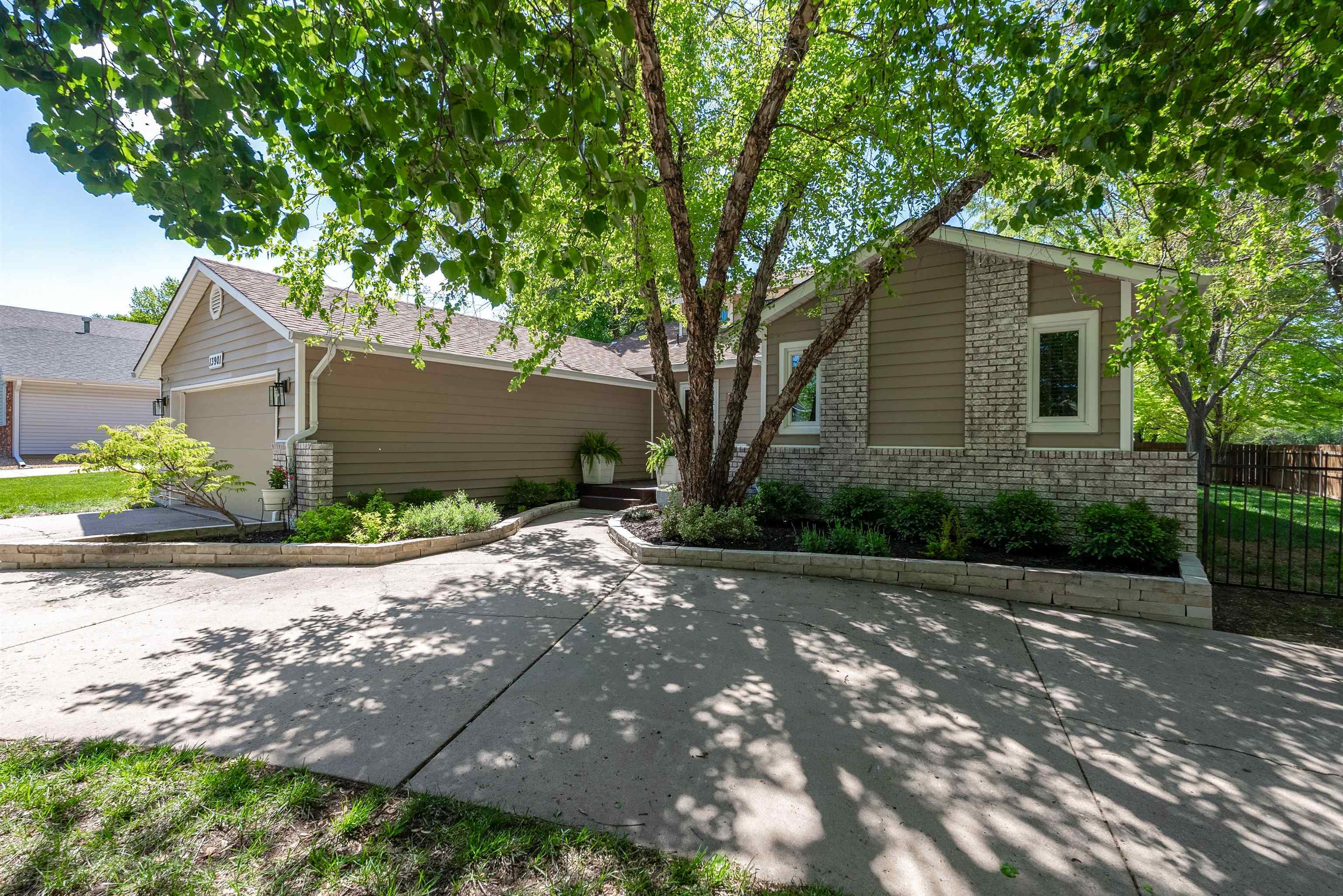 Property Photo: 13901 E Lockmoor Cir KS 67230