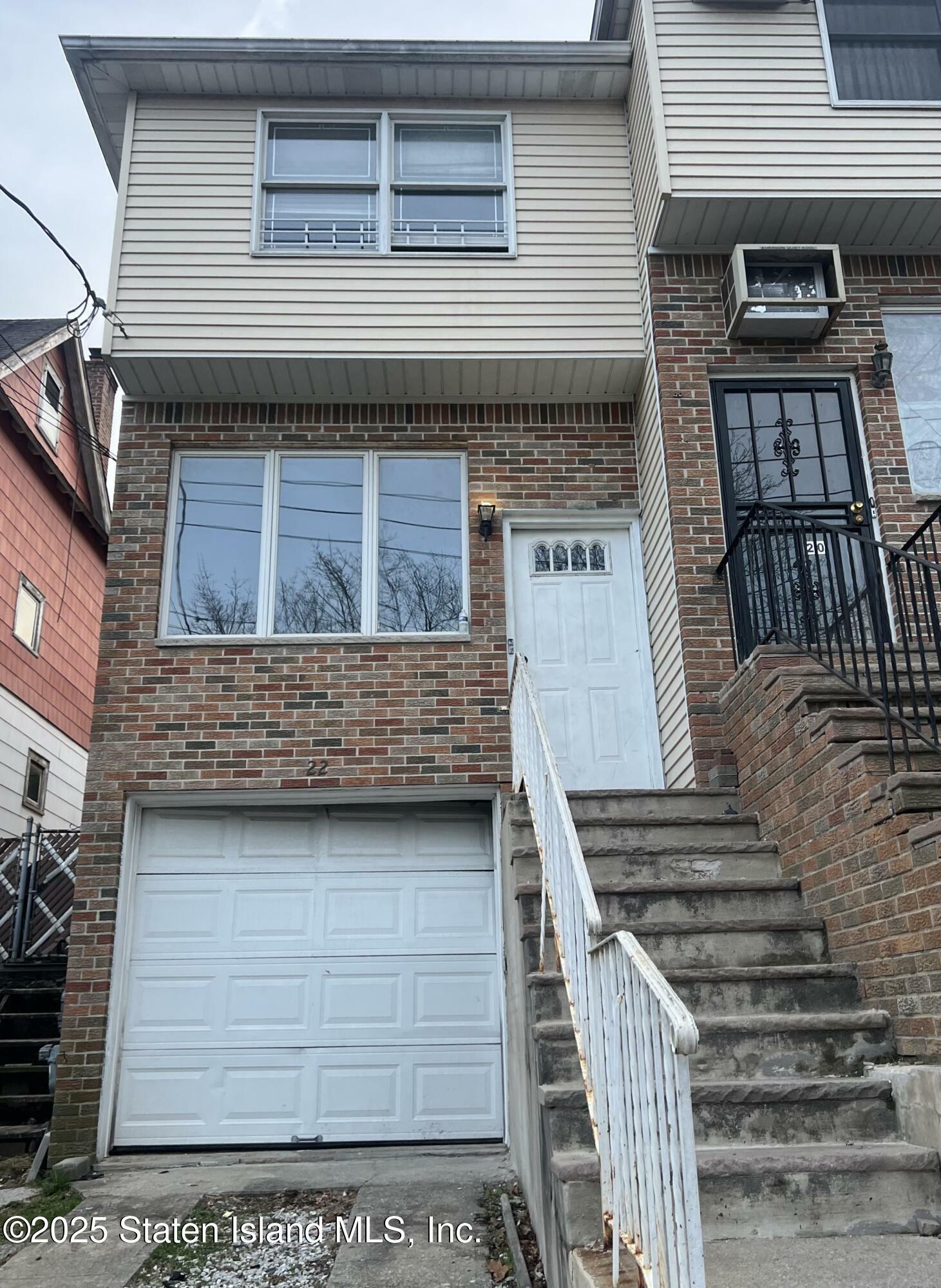 Property Photo:  22 Pommer Avenue  NY 10304 