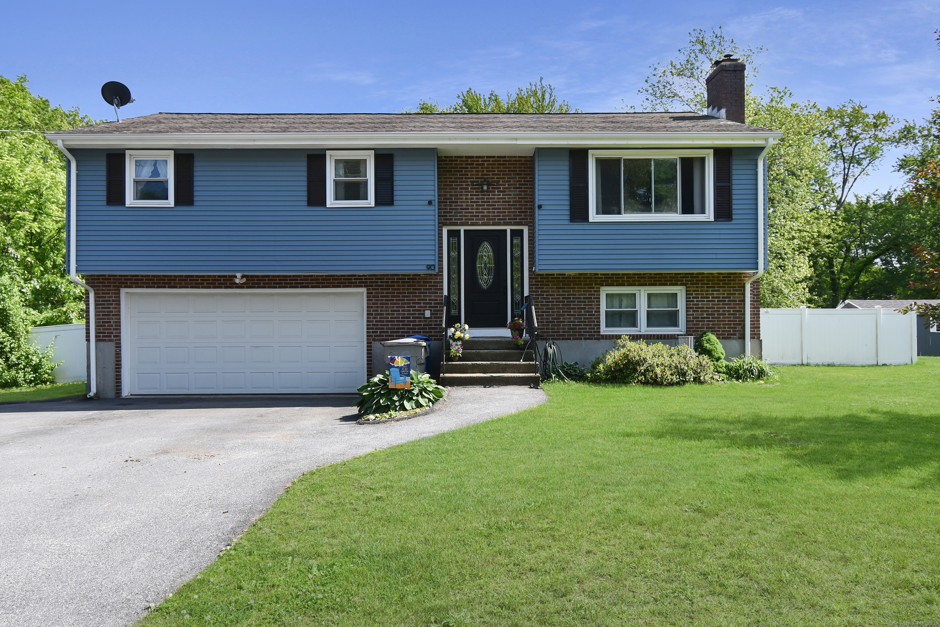 90 Redwood Drive  Bristol CT 06010 photo