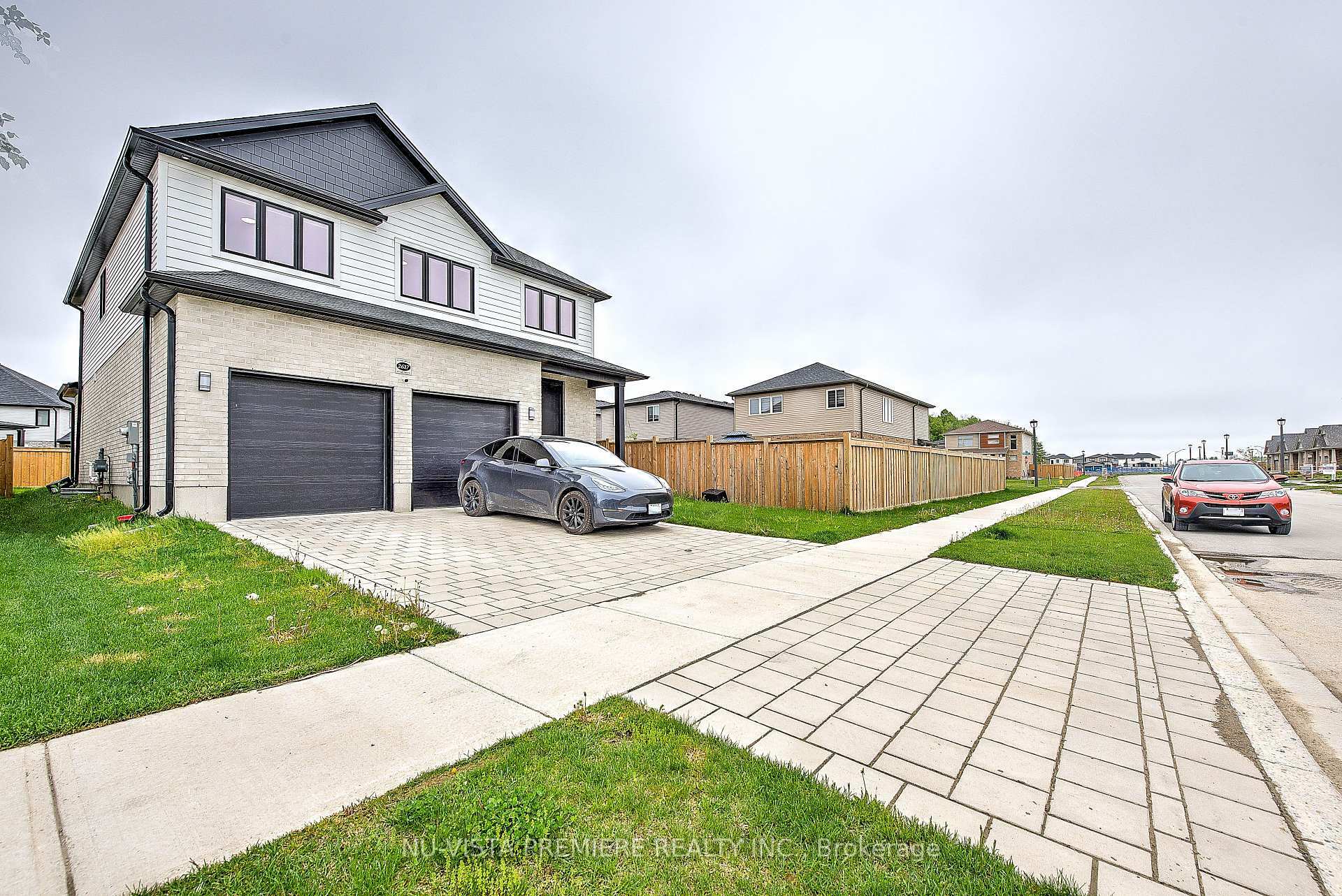 Property Photo: 2617 Buroak Drive ON N6G 3W1