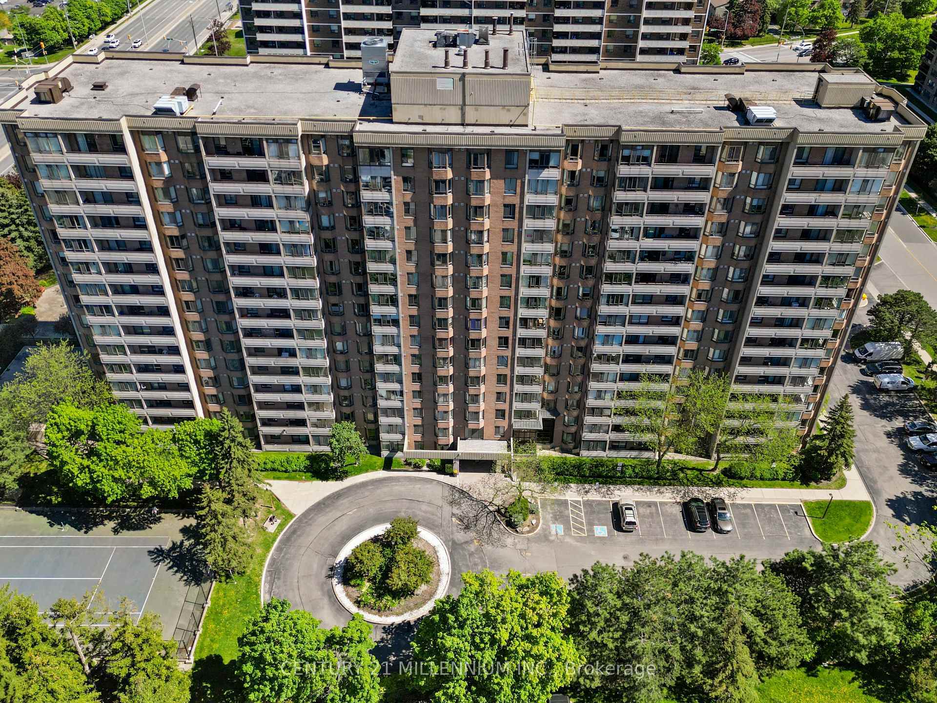 Property Photo:  5 Lisa Street 401  ON L6T 4T4 