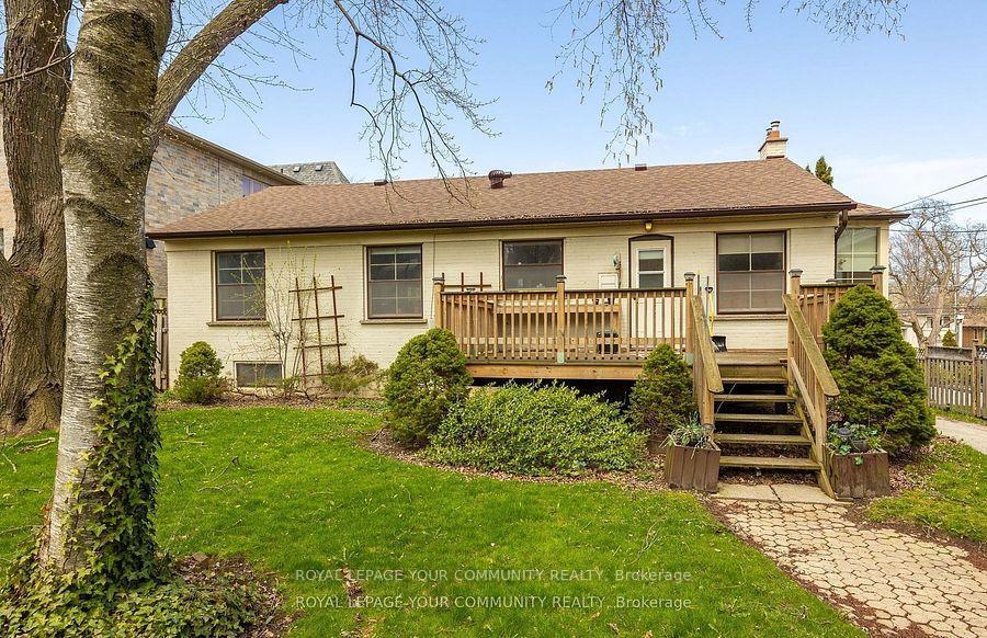 Photo de la propriété: 155 York Mills Road ON M2L 1K6
