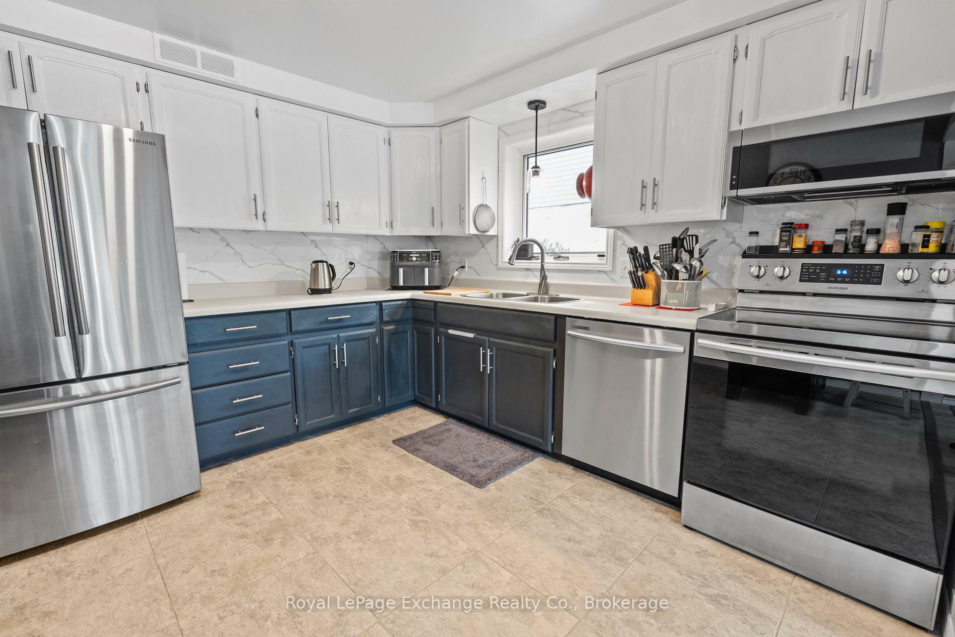Property Photo: 586 McGaw Drive ON N2Z 1V4