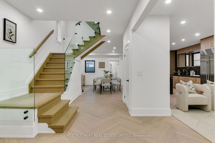 Property Photo:  111 Roxborough Drive  ON M4W 1X5 