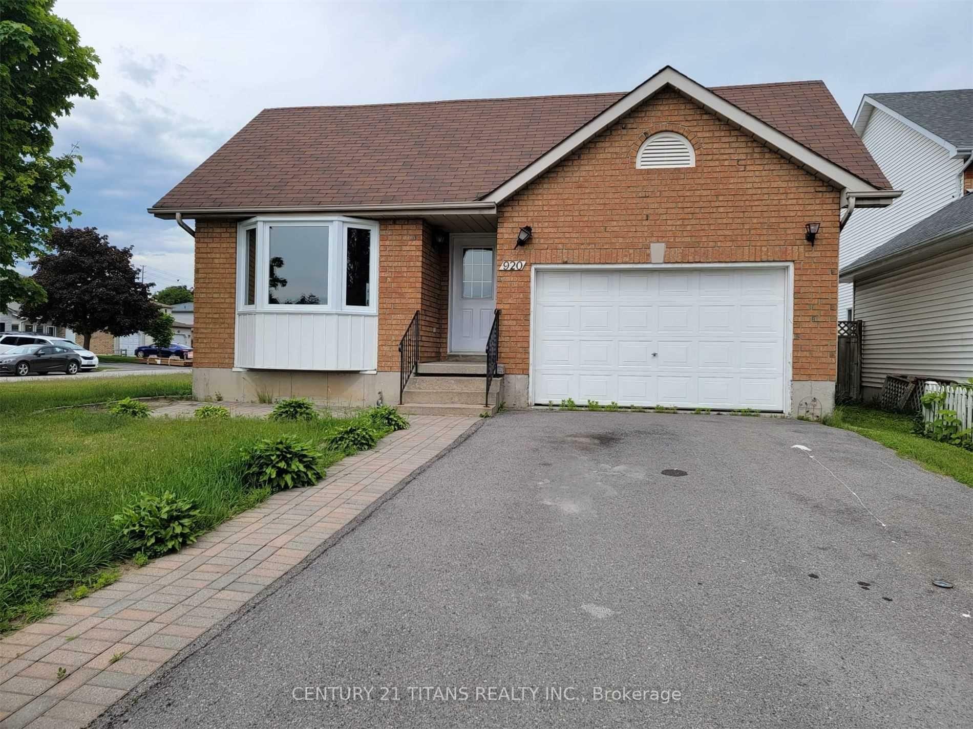 Property Photo: 920 Heenan Street ON K9A 5H1