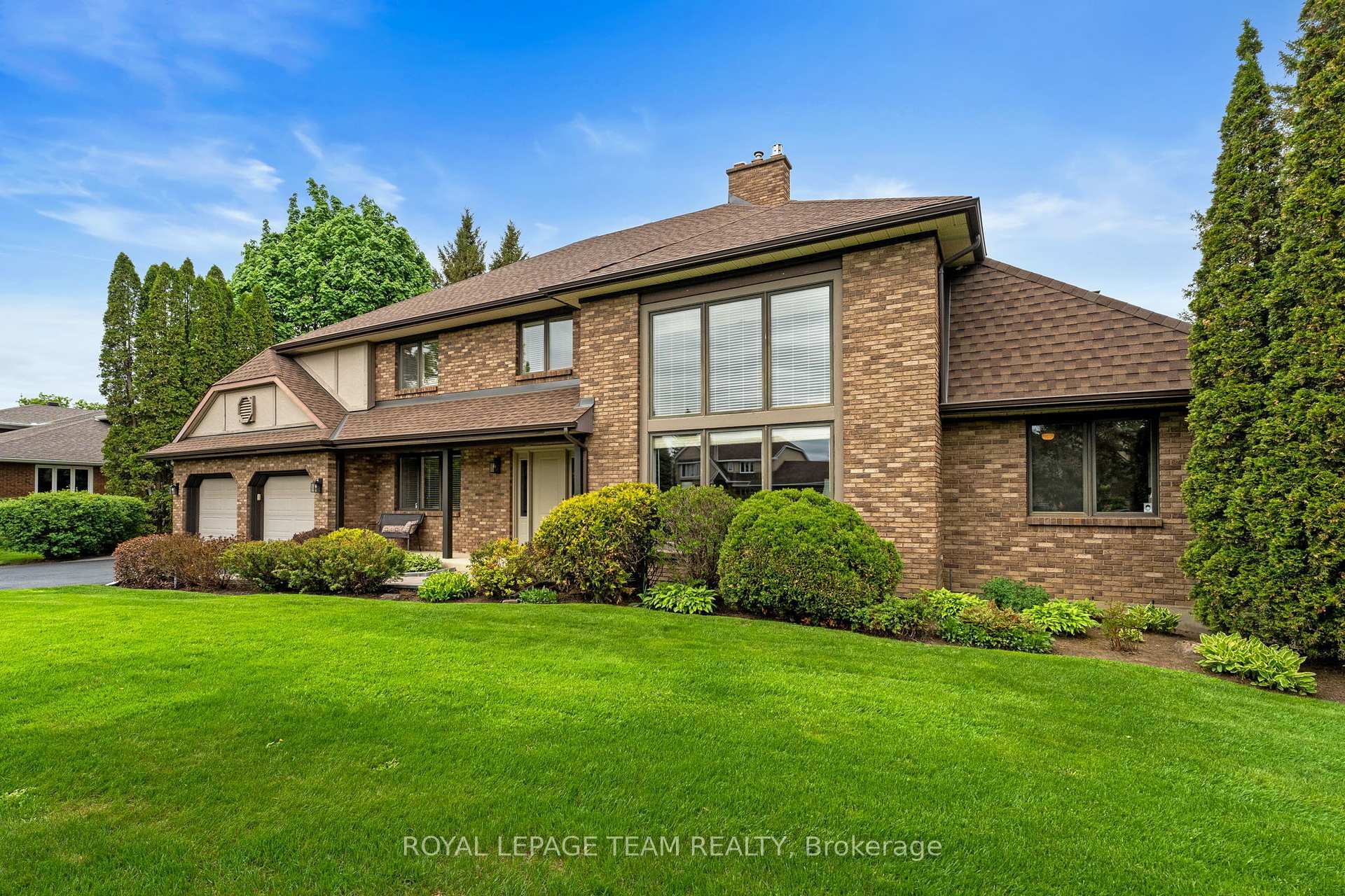Property Photo: 5533 South Island Park Drive ON K4M 1J2