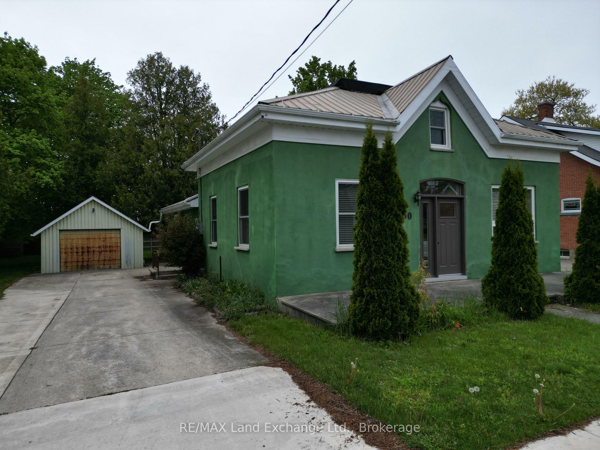 Property Photo: 550 Queen Street ON N2Z 2H9