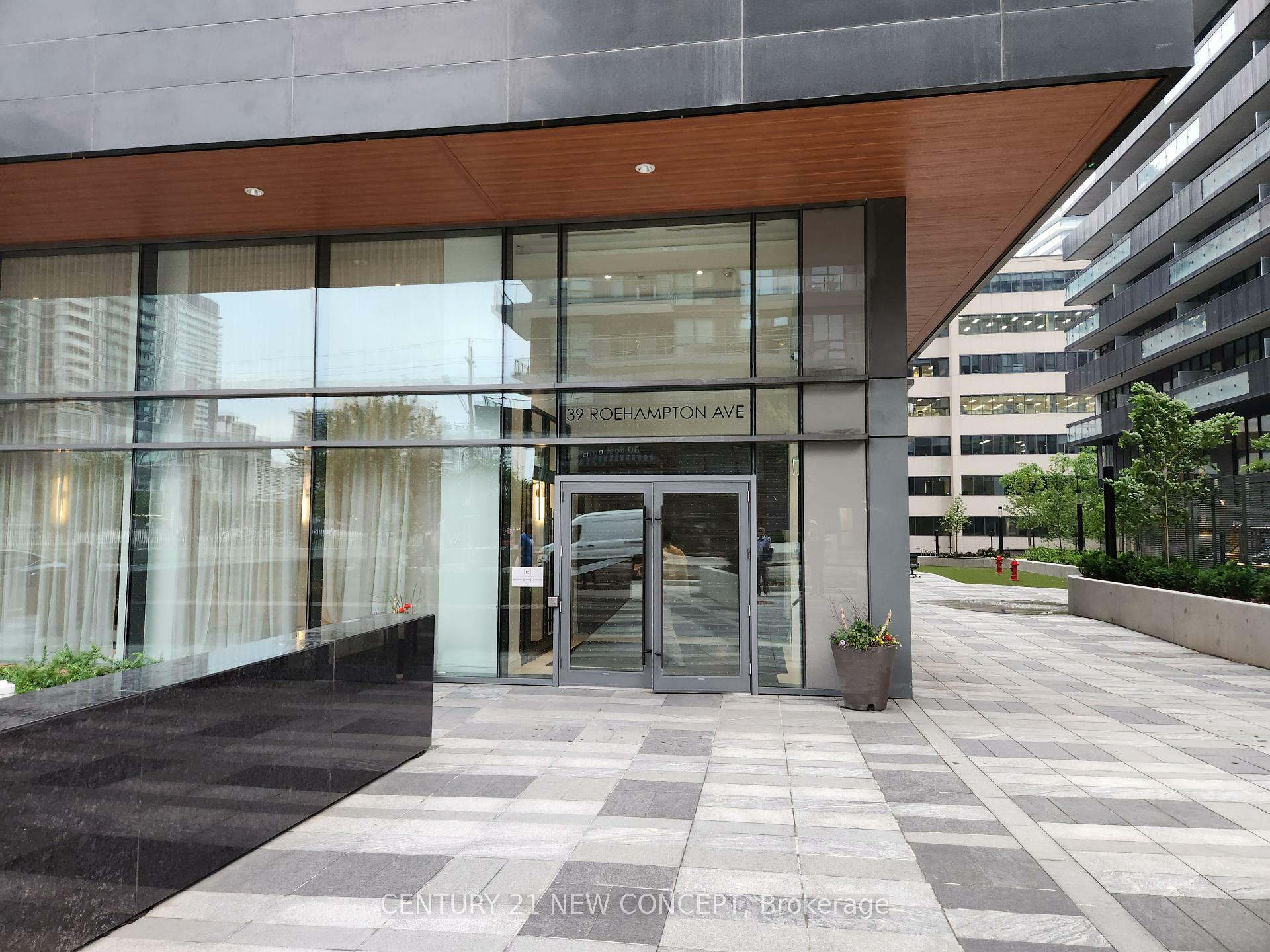 Property Photo: 39 Roehampton Avenue 808 ON M4P 0G1