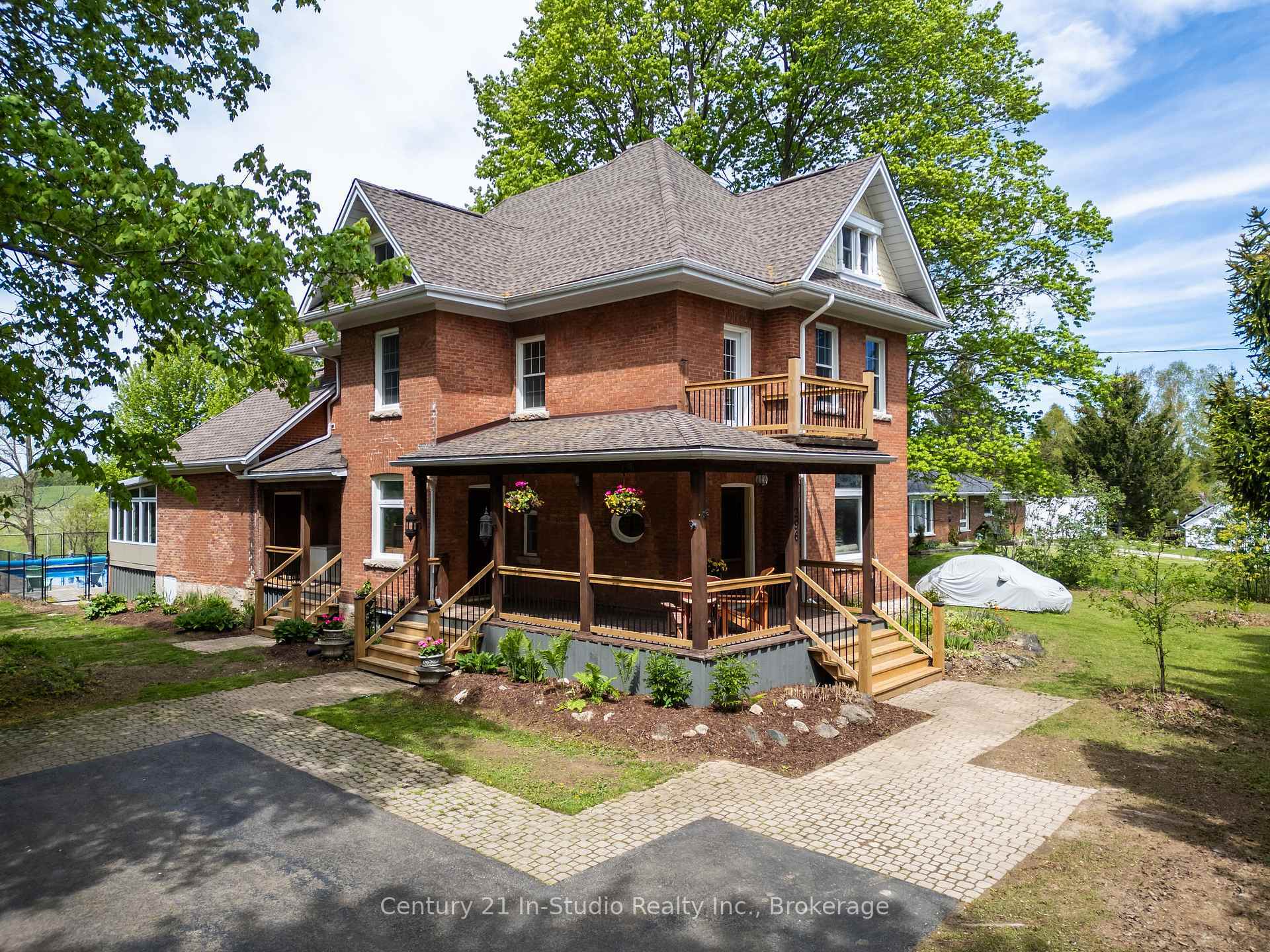 Property Photo: 296 Garafraxa St Street ON N0H 1G0