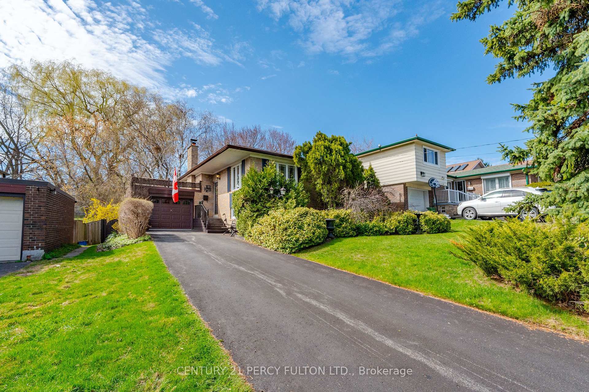 Property Photo: 73 Dunelm Street ON M1J 3G3