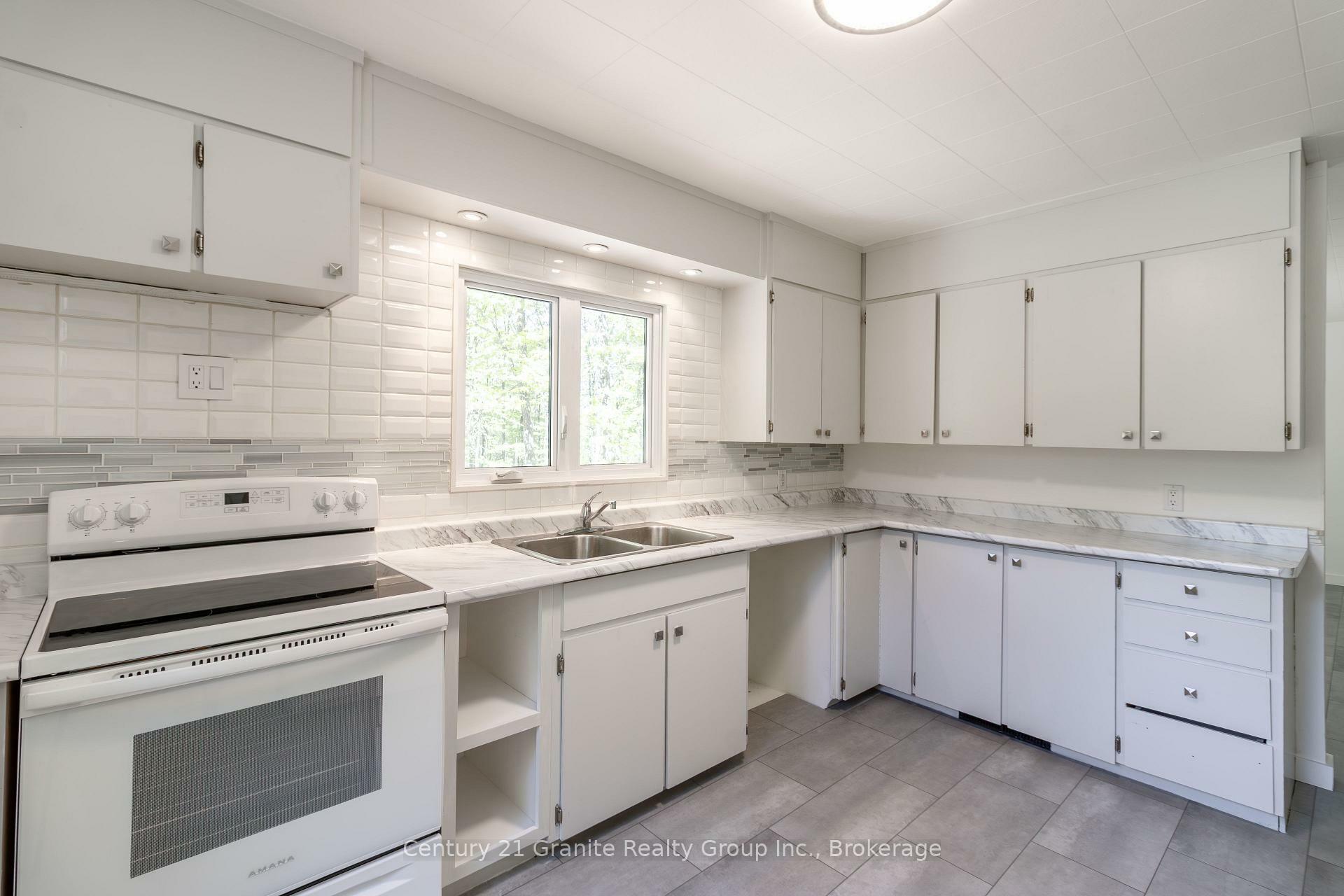 Property Photo: 426 Mountain Street ON K0M 1S0