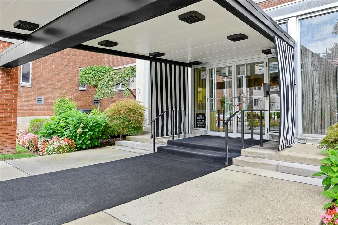 Property Photo: 128 N Craig Street 415 PA 15213