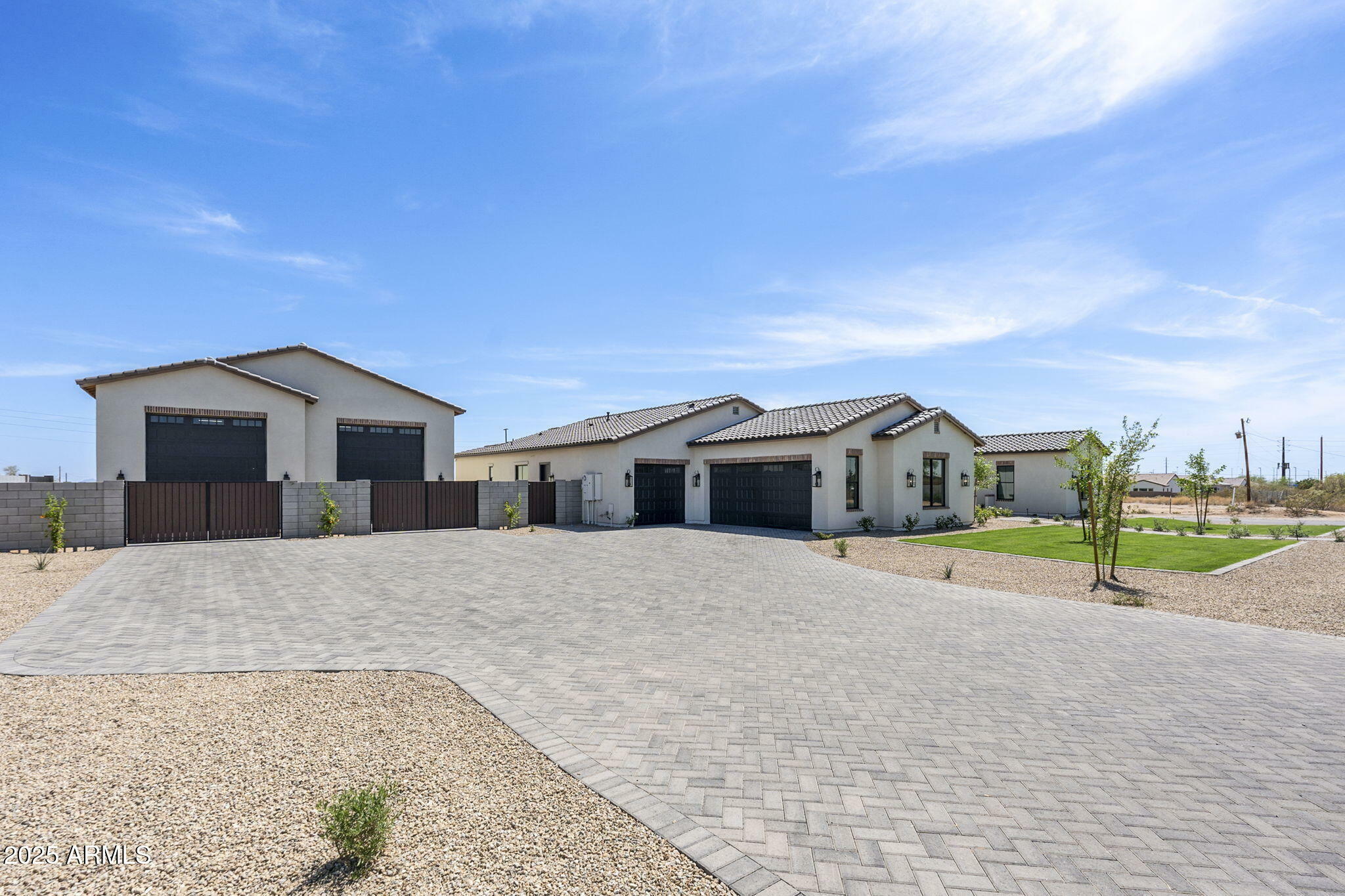 Property Photo:  2087 N 77th Place  AZ 85207 