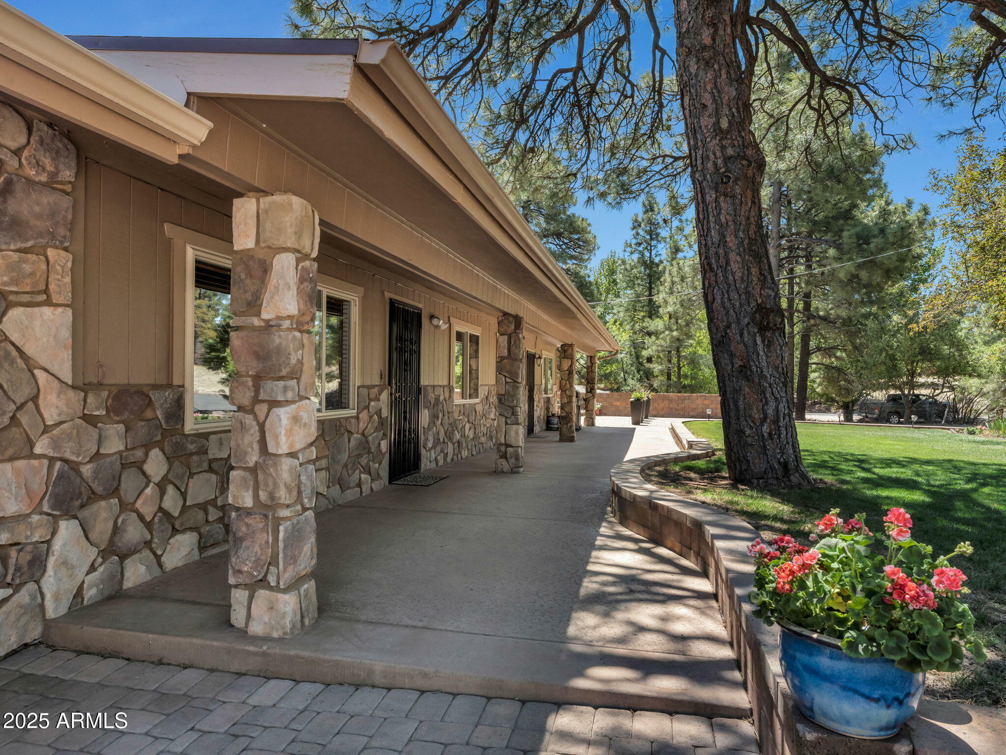 Property Photo: 3194 N Riviera Way AZ 86004