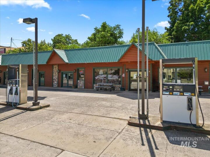 Property Photo:  90 2nd Street  WA 99402 