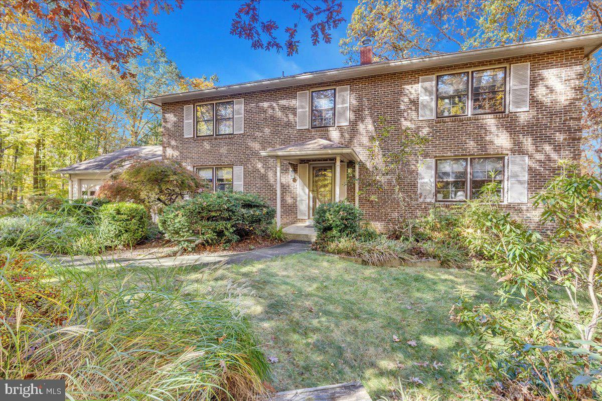 Property Photo: 8150 Wolf Run Shoals Road VA 20124