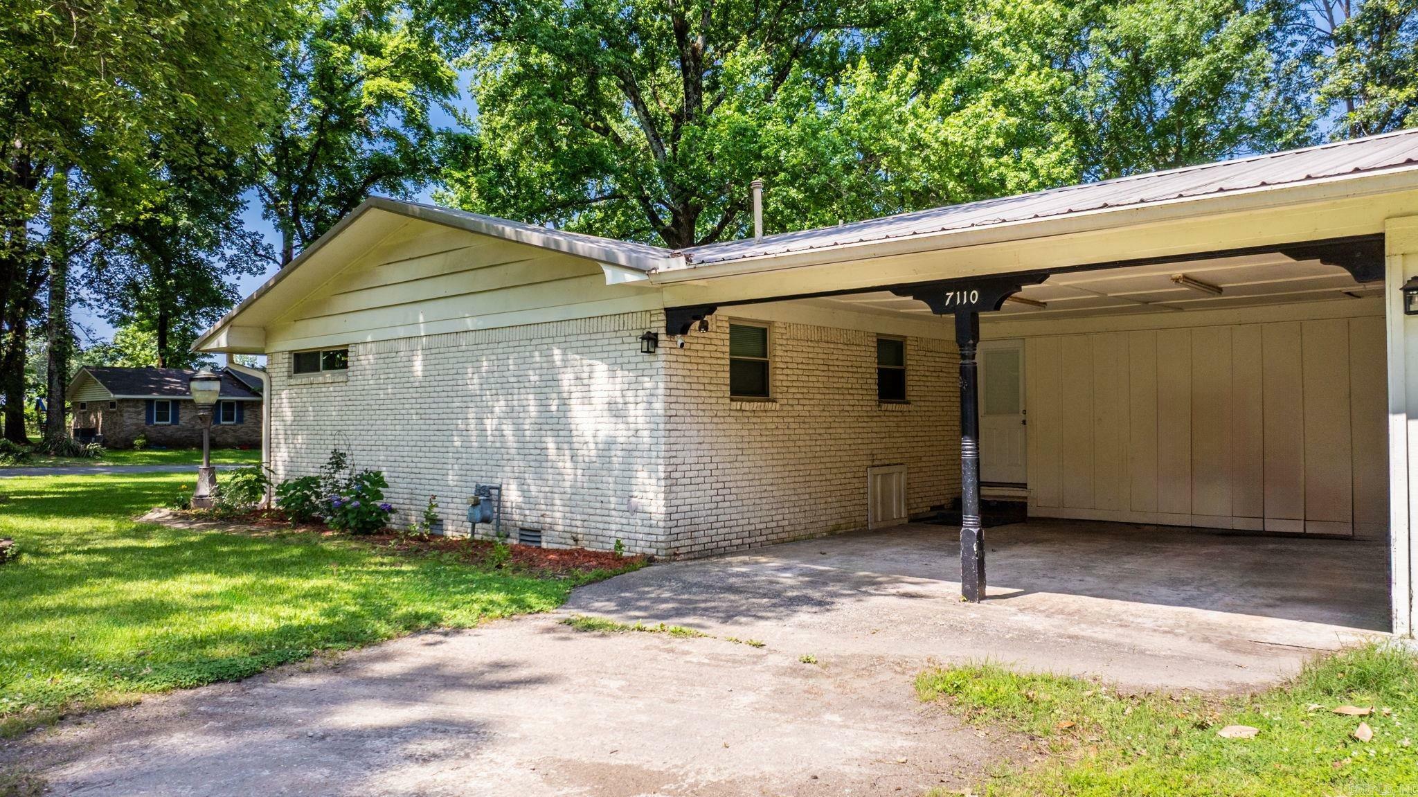 Property Photo: 7110 Forest Dale Drive AR 72118