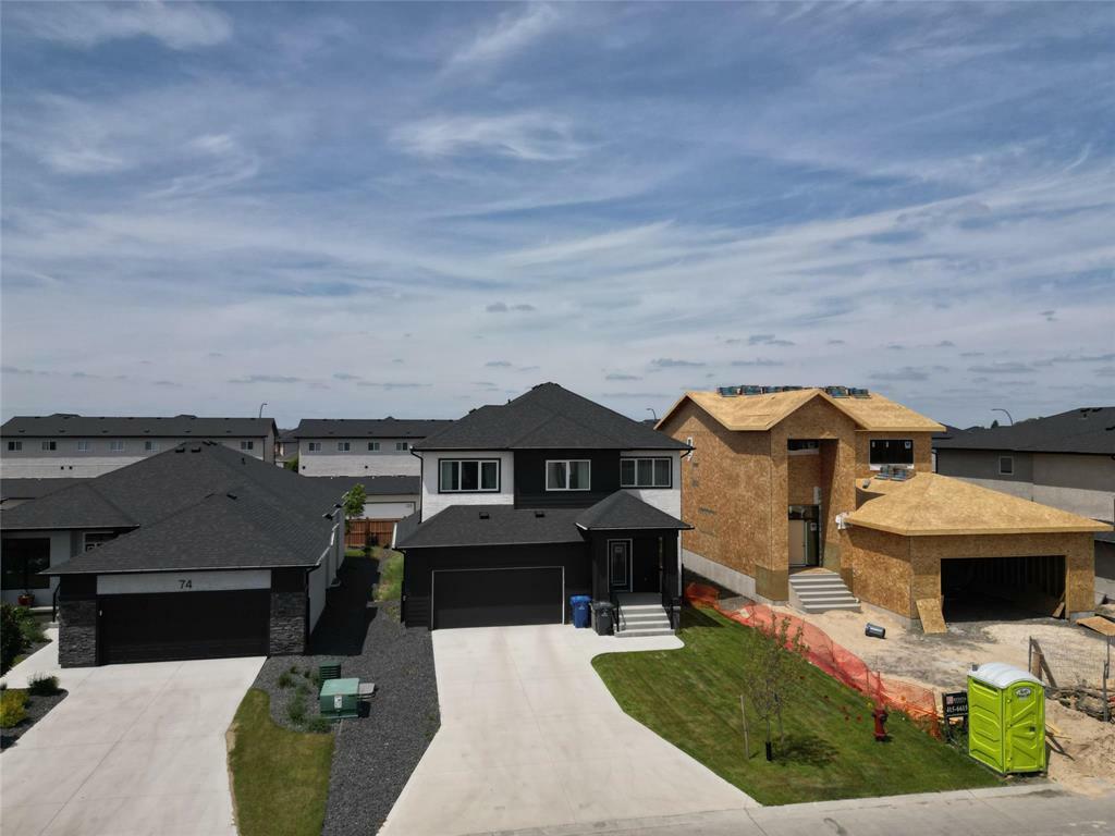 Property Photo: 68 Cassowary Lane MB R3R 3Z9