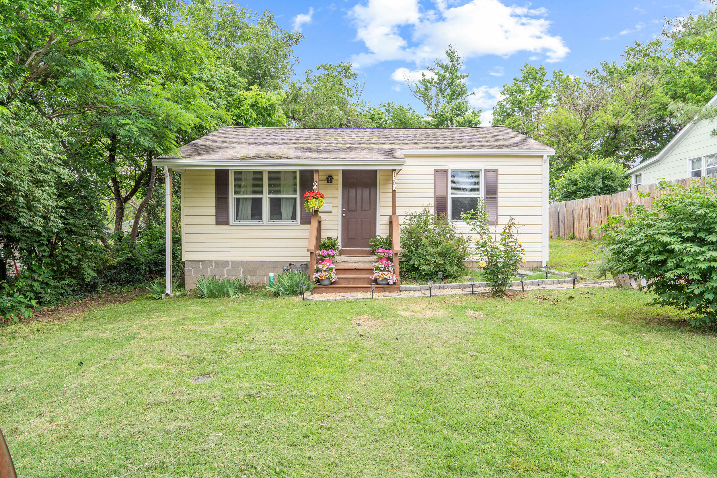 1305 Sims St  Columbia MO 65201 photo