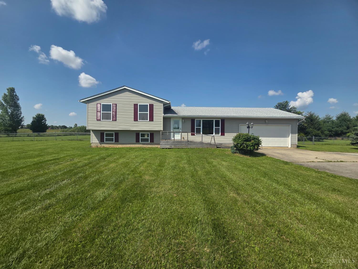 Property Photo: 816 Farmers Road OH 45177