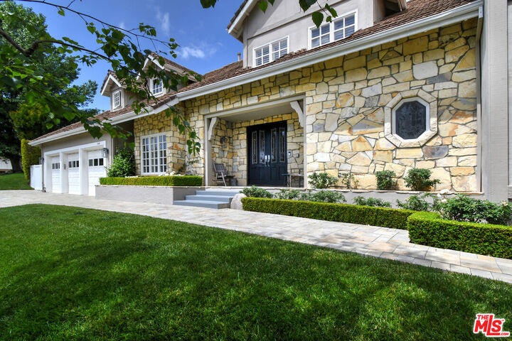 Property Photo:  5449 S Rim St  CA 91362