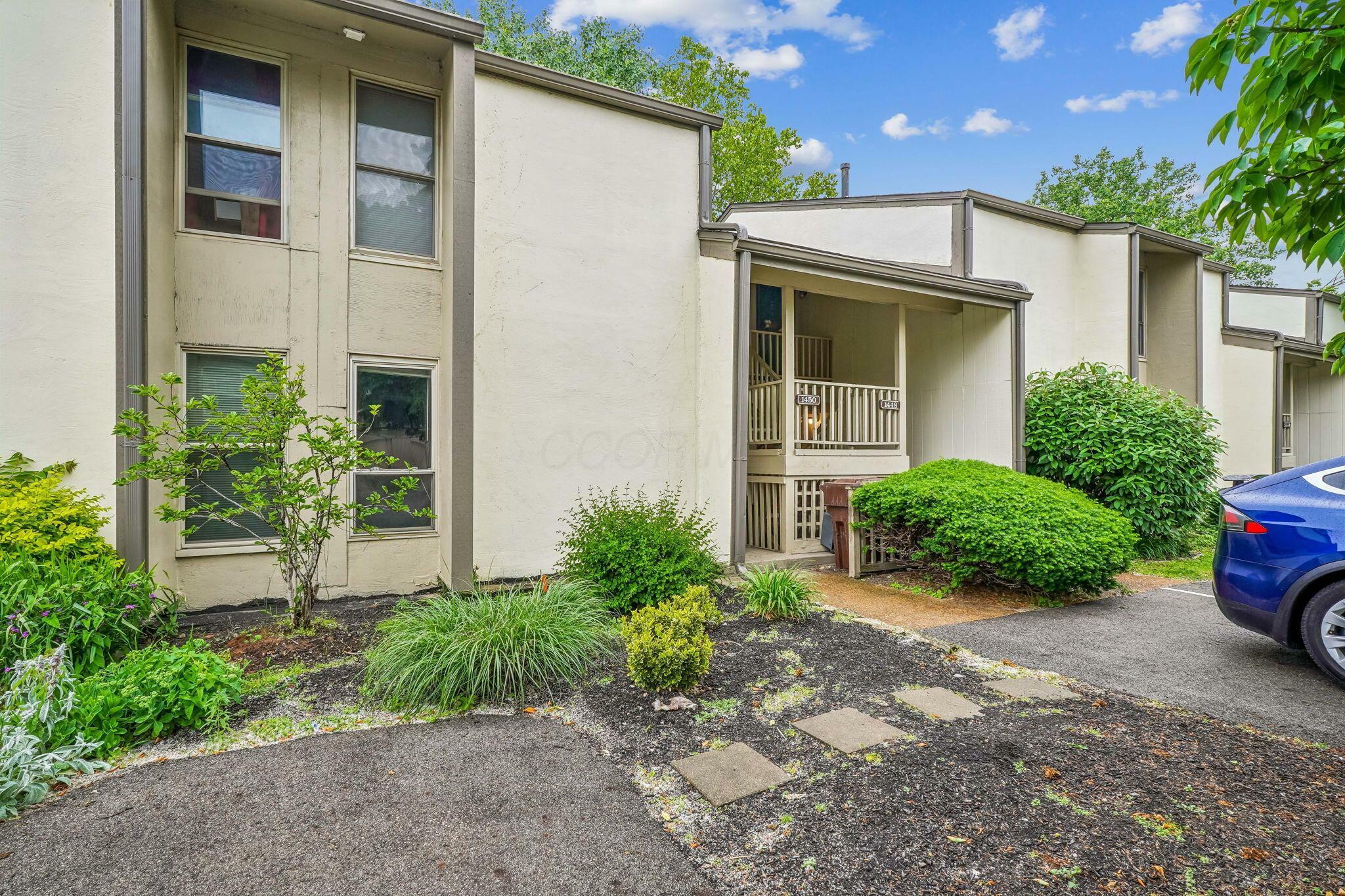 Property Photo: 1450 Cliff Court OH 43204