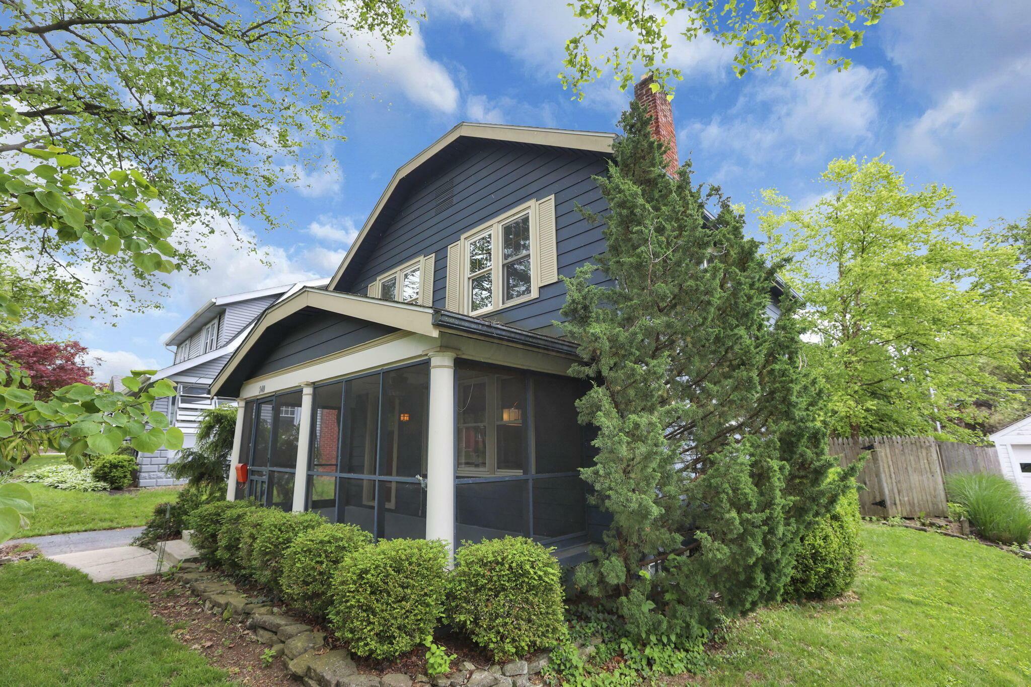 Property Photo: 249 Blenheim Road OH 43214