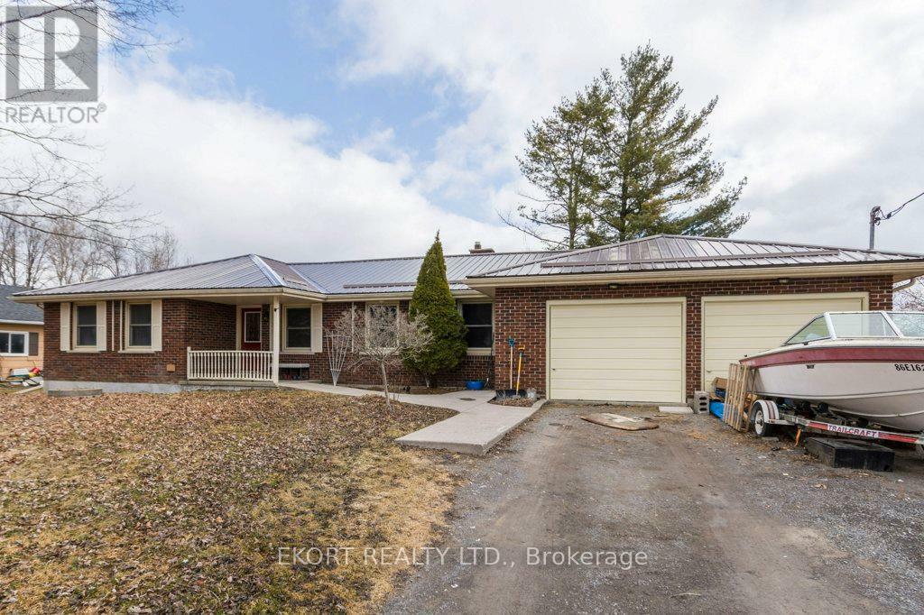 Property Photo: 618 Ashley Street ON K0K 2B0