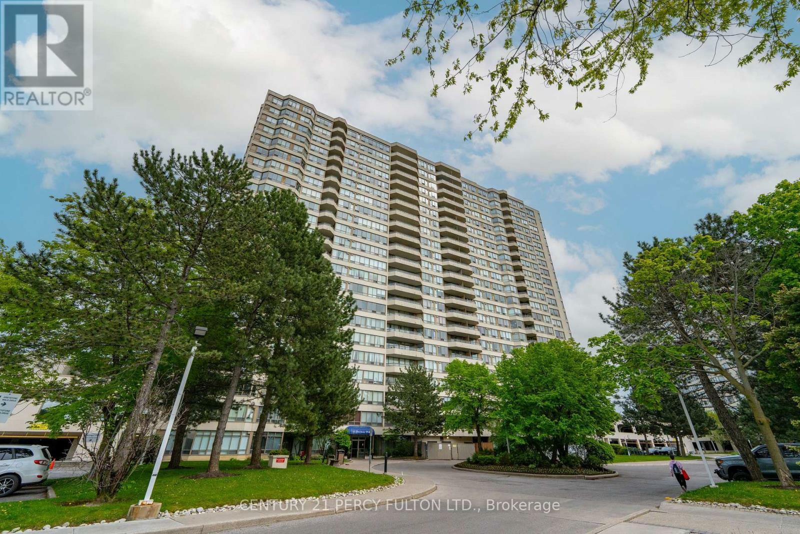 Property Photo:  3 Greystone Walk Drive 925  ON M1K 5J4 